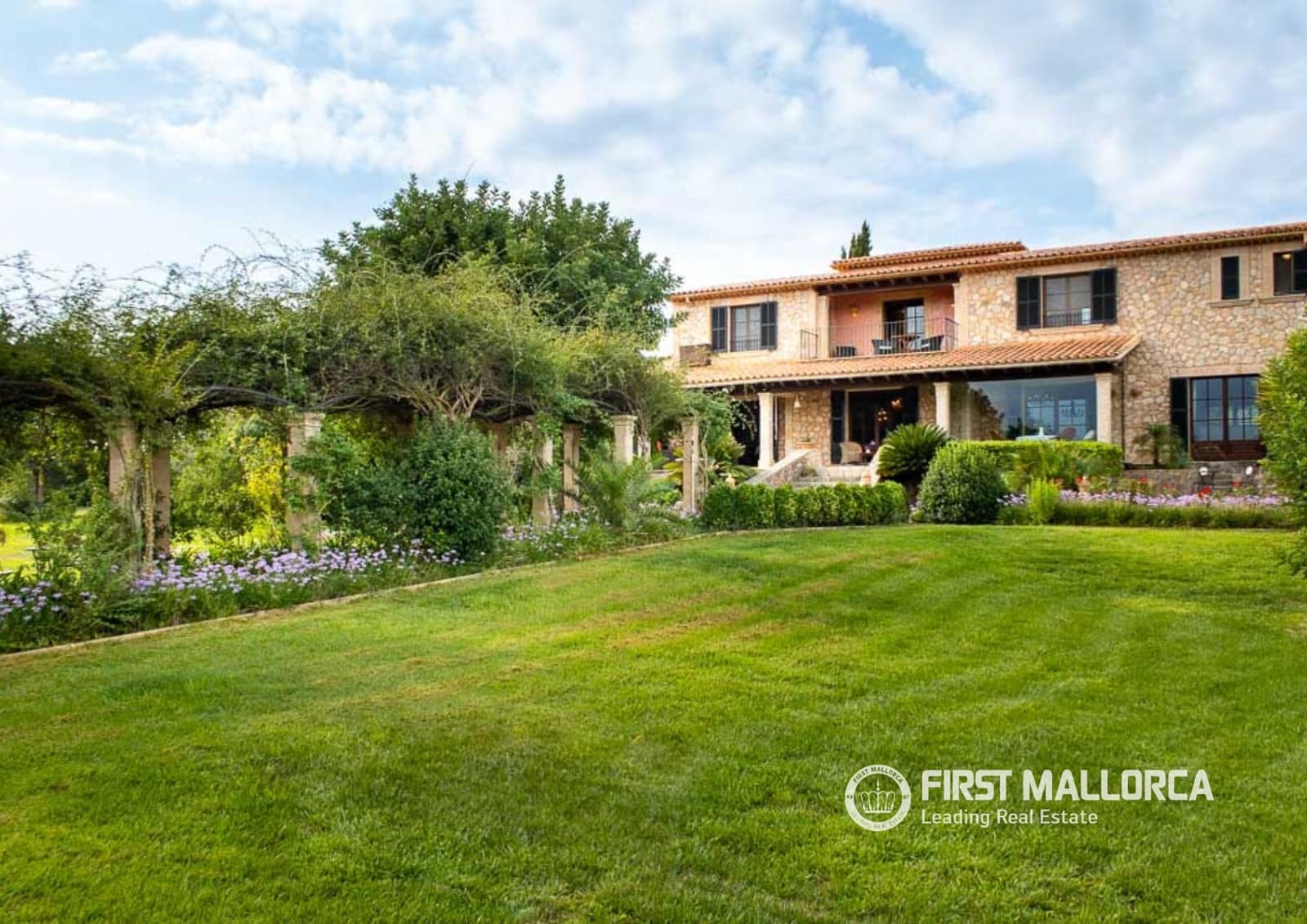 3 bedroom Finca/Country House for sale in Moscari with pool garage - € 1,980,000 (Ref: 7798116)