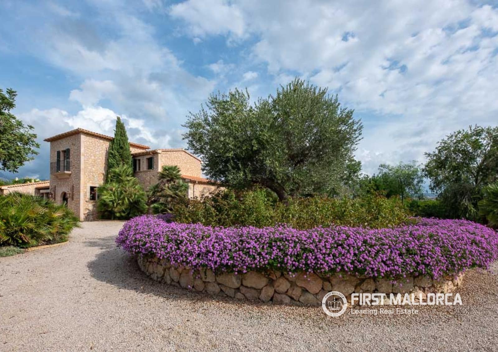 3 bedroom Finca/Country House for sale in Moscari with pool garage - € 1,980,000 (Ref: 7798116)