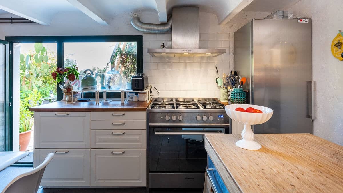 6 bedroom Hotel for sale in Caimari - € 1,200,000 (Ref: 7798119)