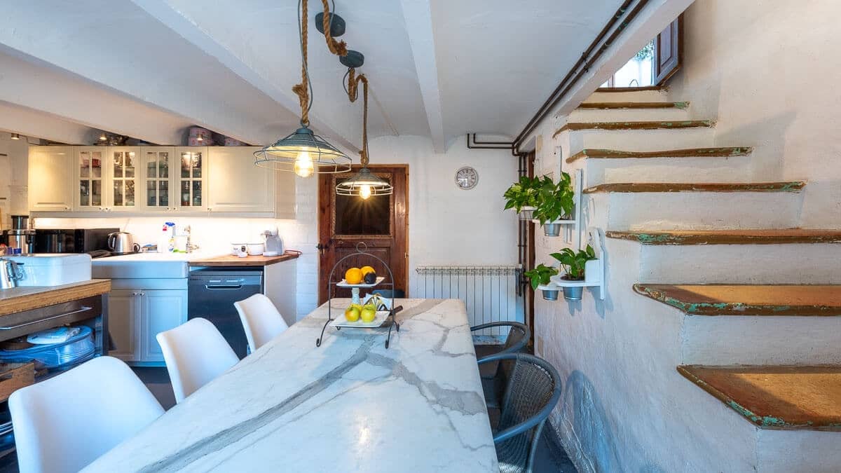 6 bedroom Hotel for sale in Caimari - € 1,200,000 (Ref: 7798119)