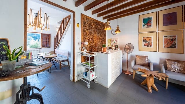 6 makuuhuone Hotelli myytävänä paikassa Caimari, Selva - 1 200 000 € (Ref: 7798119)