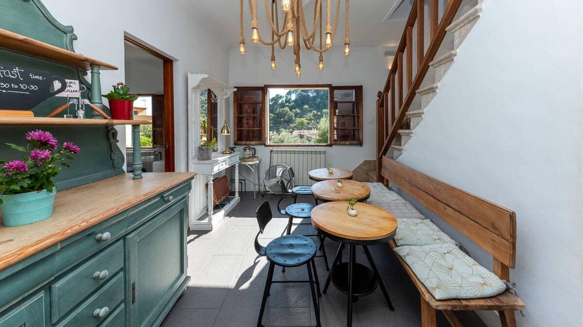 6 bedroom Hotel for sale in Caimari - € 1,200,000 (Ref: 7798119)