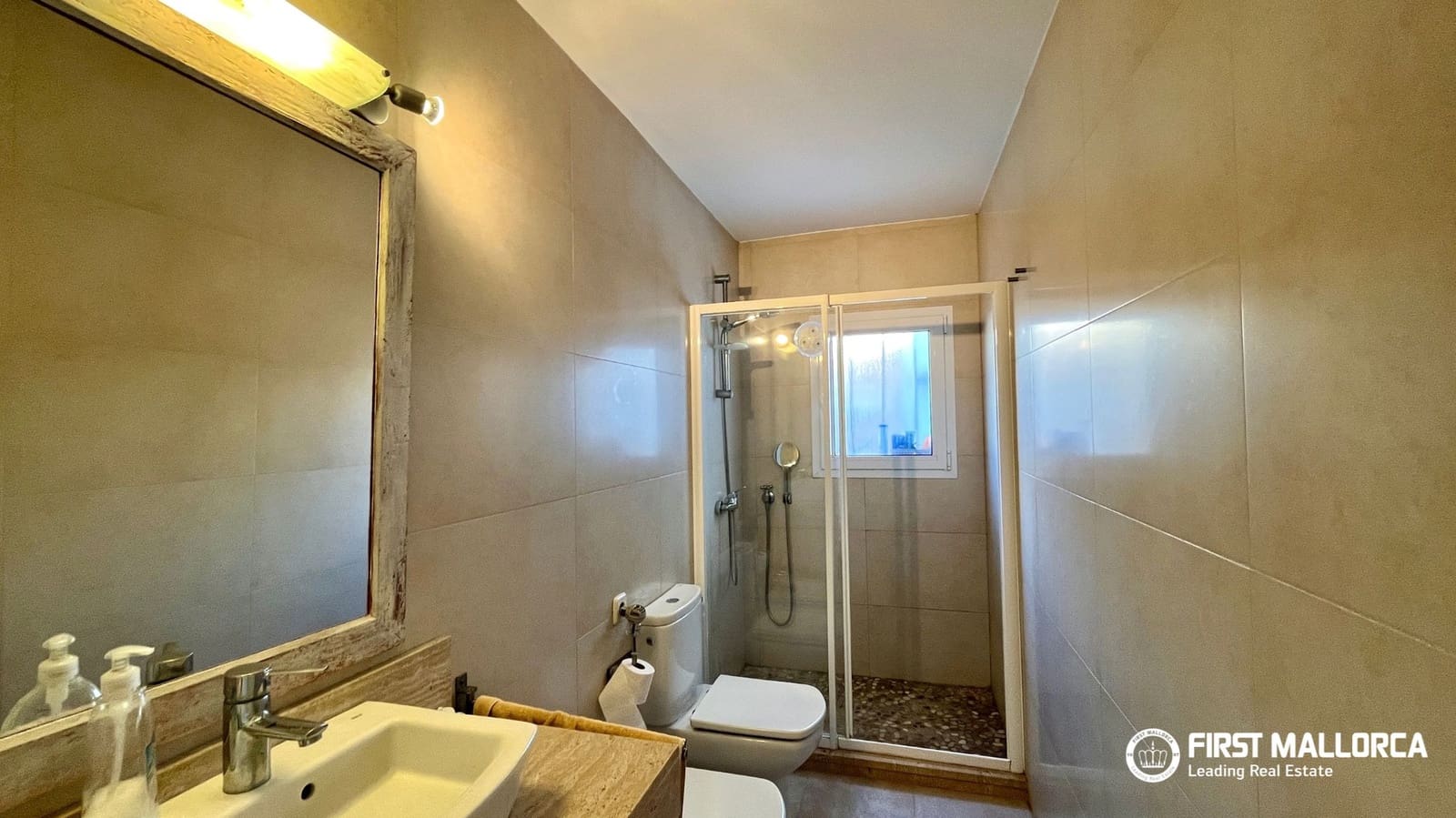 4 bedroom Semi-detached Villa for rent in Cala Llombards with pool garage - € 2,300 (Ref: 7822941)