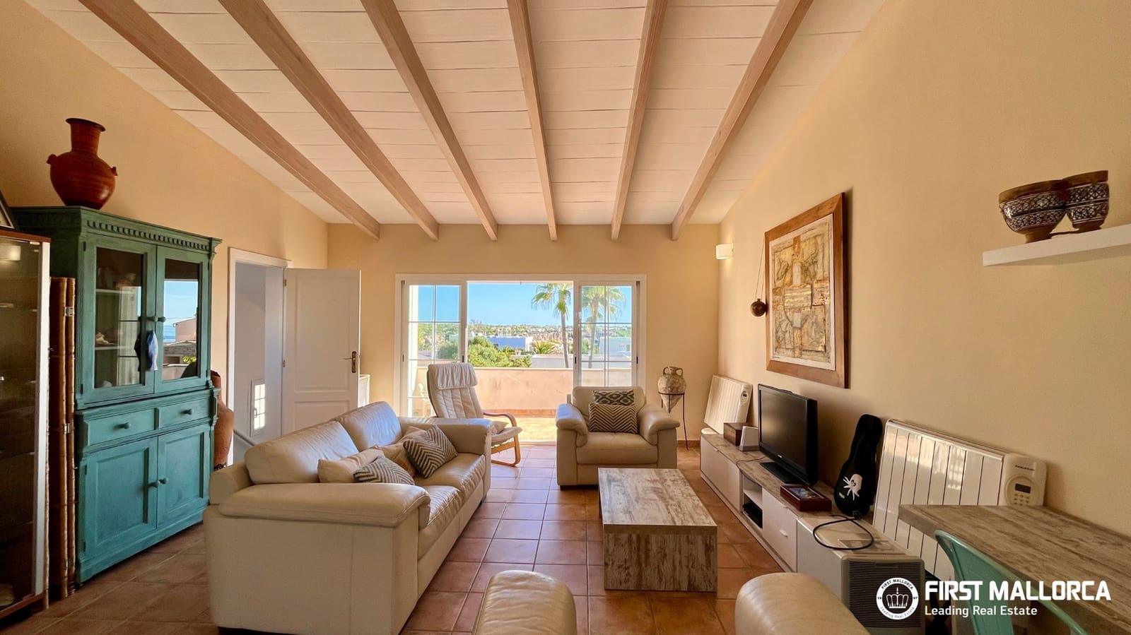 4 bedroom Semi-detached Villa for rent in Cala Llombards with pool garage - € 2,300 (Ref: 7822941)