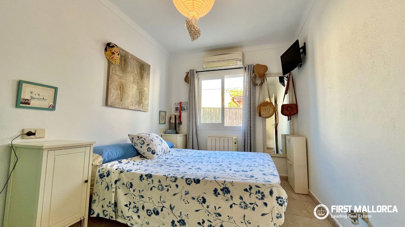 4 bedroom Semi-detached Villa for rent in Cala Llombards with pool garage - € 2,300 (Ref: 7822941)