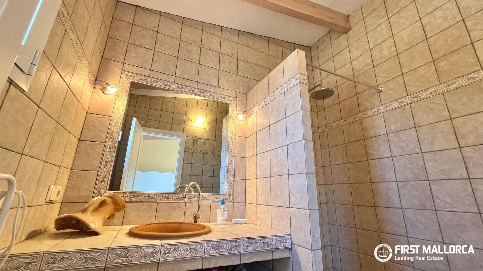4 bedroom Semi-detached Villa for rent in Cala Llombards with pool garage - € 2,300 (Ref: 7822941)