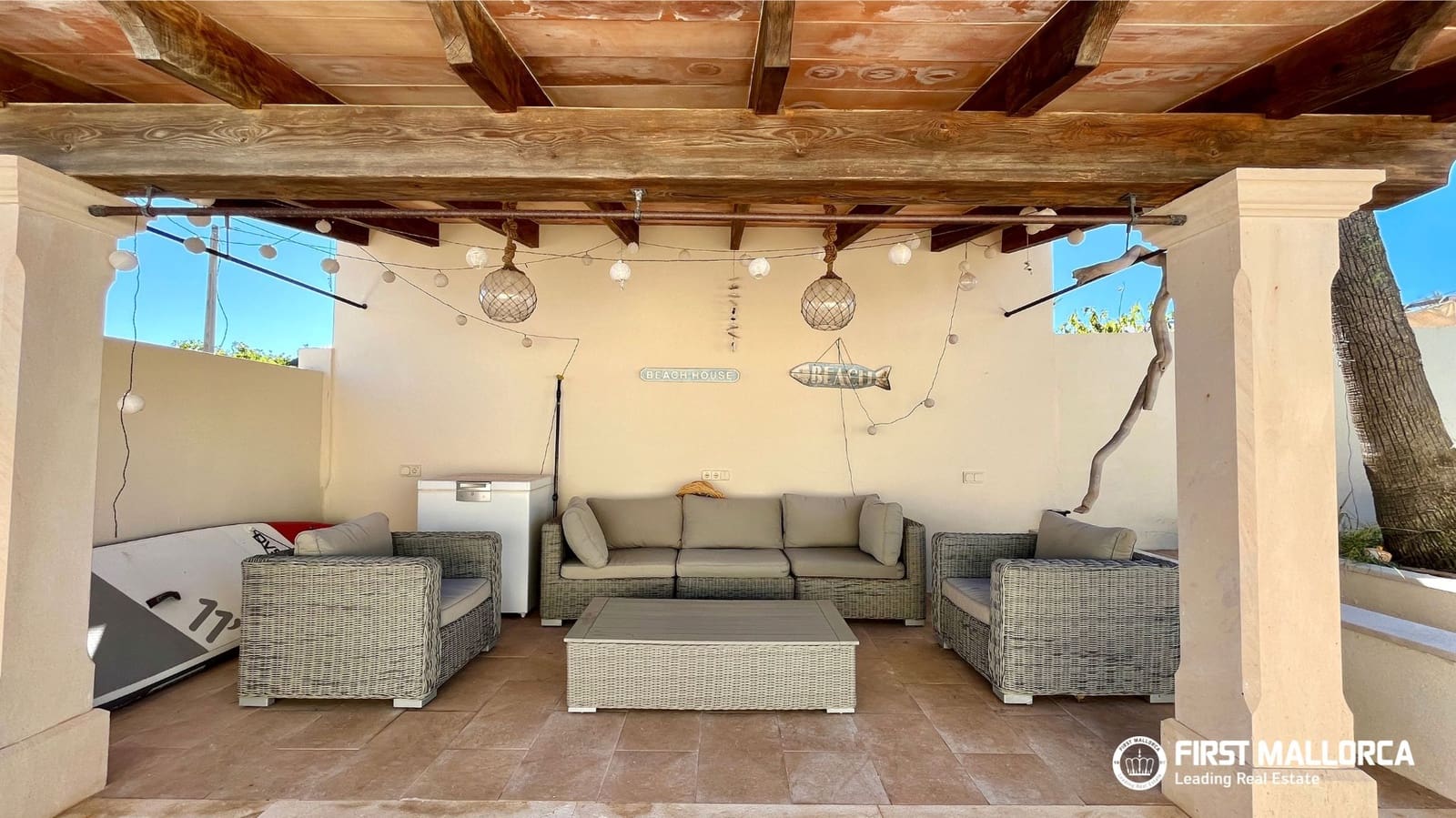 4 bedroom Semi-detached Villa for rent in Cala Llombards with pool garage - € 2,300 (Ref: 7822941)
