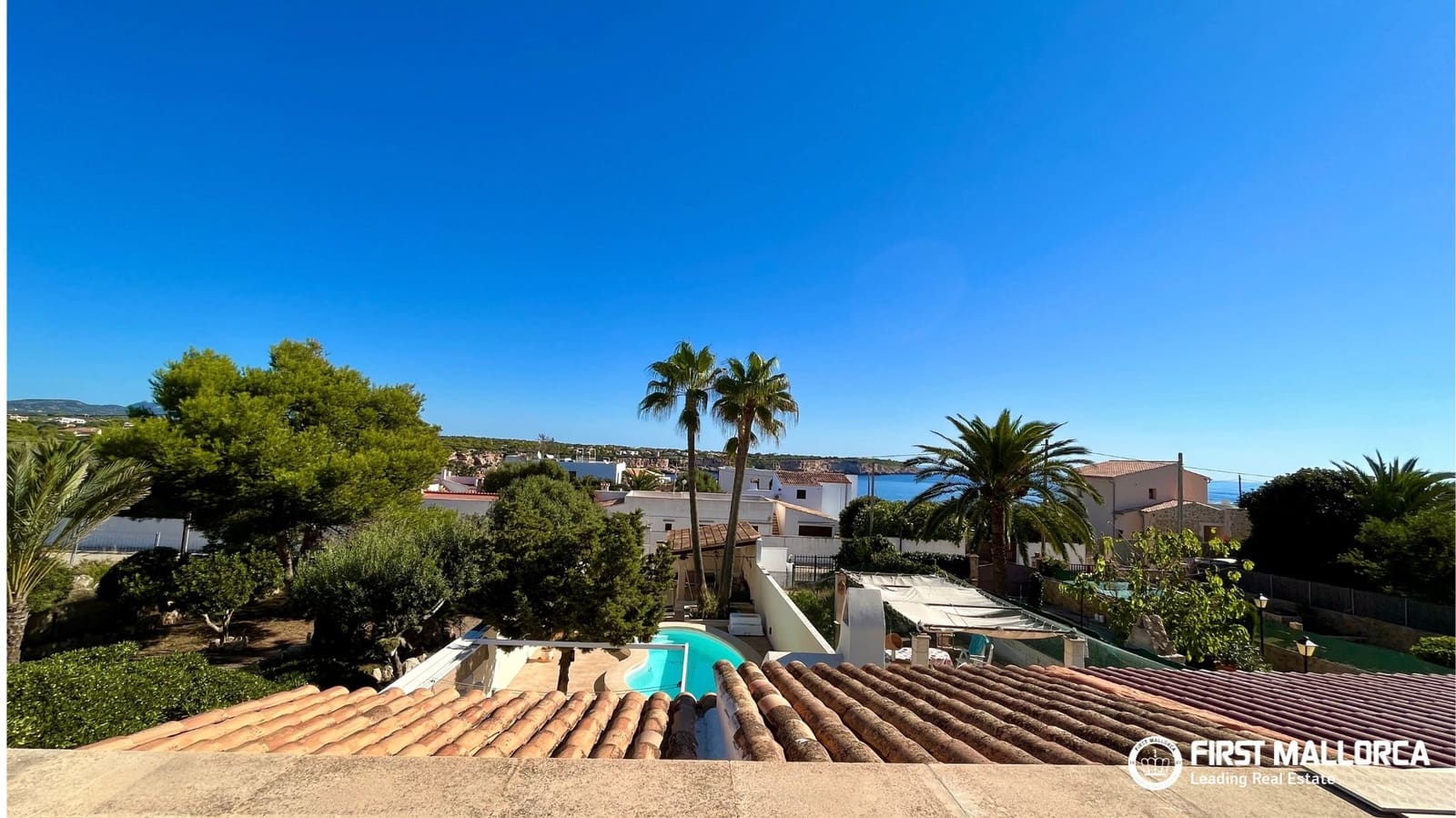 4 bedroom Semi-detached Villa for rent in Cala Llombards with pool garage - € 2,300 (Ref: 7822941)