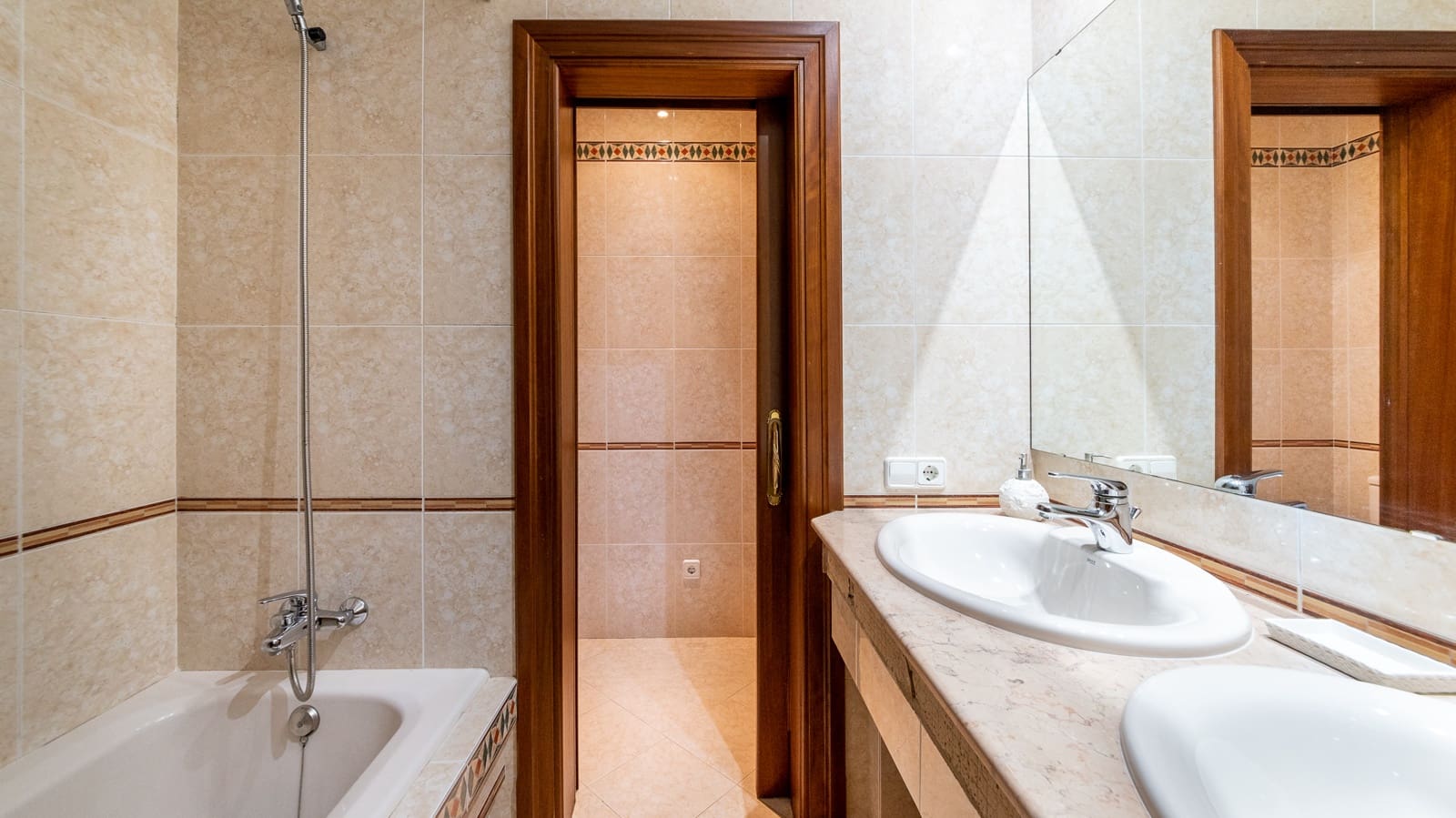 7 makuuhuone Huvila myytävänä paikassa Bendinat mukana uima-altaan 
autotalli - 4 400 000 € (Ref: 7827158)