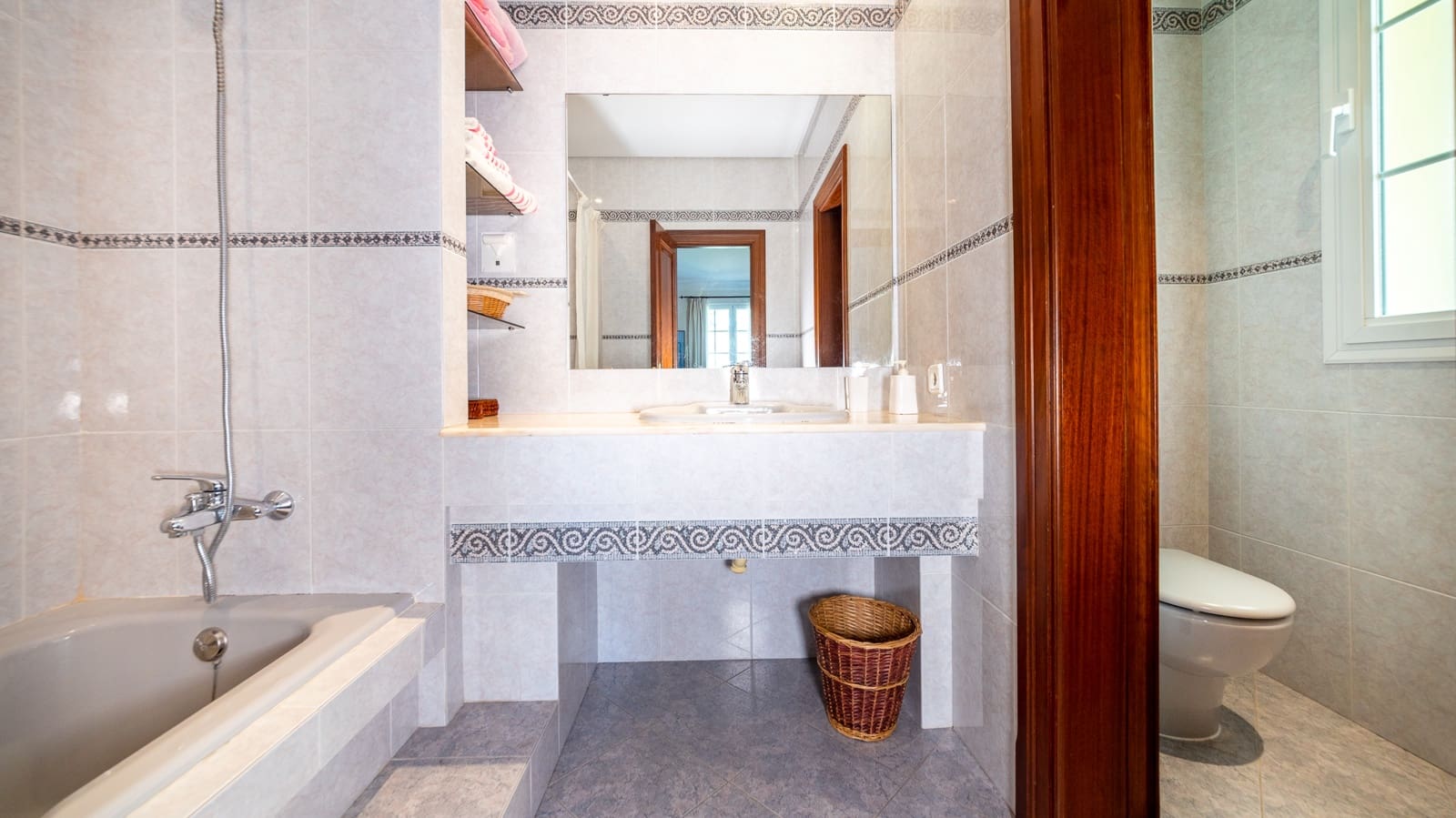 7 makuuhuone Huvila myytävänä paikassa Bendinat mukana uima-altaan 
autotalli - 4 400 000 € (Ref: 7827158)