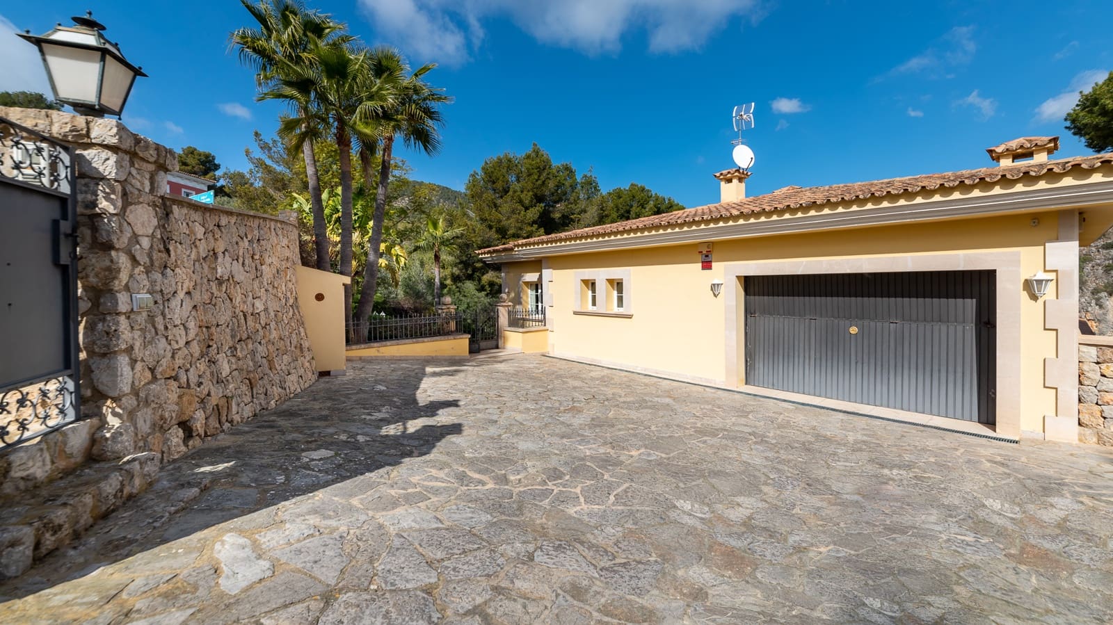 7 makuuhuone Huvila myytävänä paikassa Bendinat mukana uima-altaan 
autotalli - 4 400 000 € (Ref: 7827158)