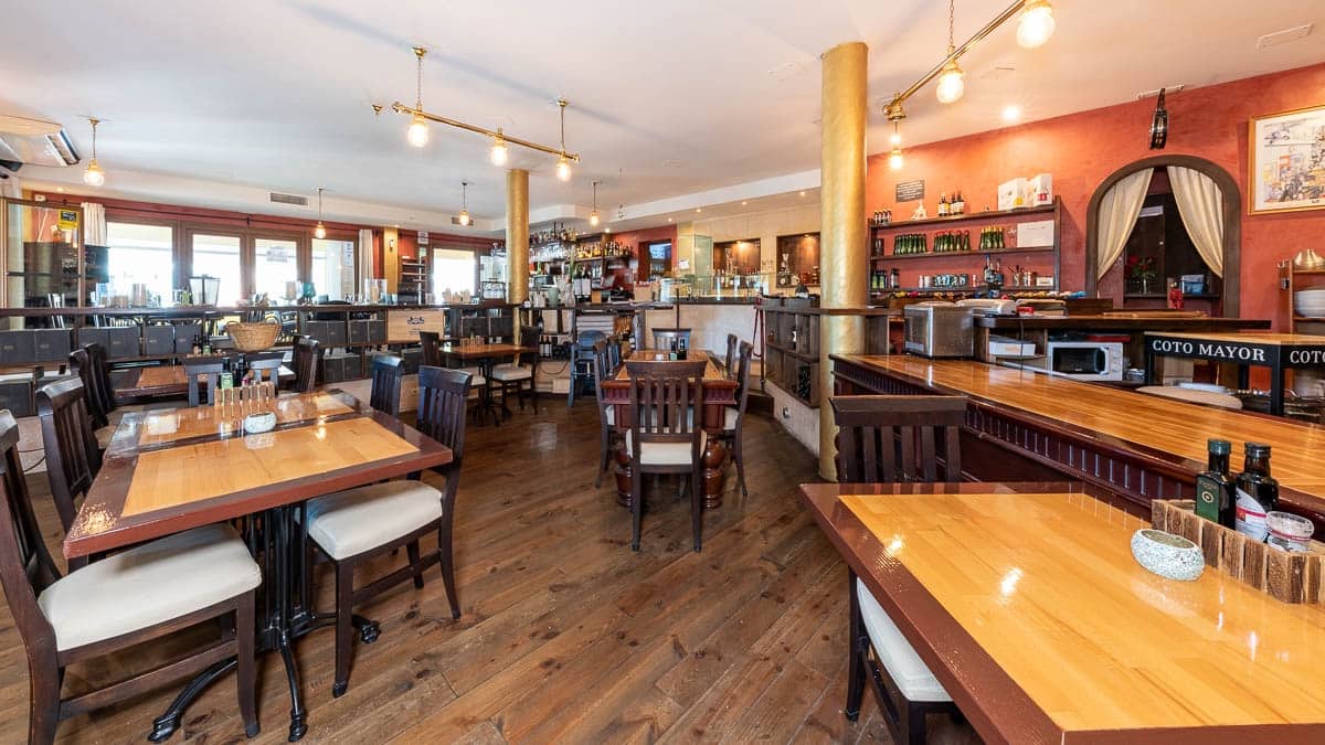 3 soverom Kommersiell til salgs i El Toro / Port Adriano med svømmebasseng garasje - € 1 650 000 (Ref: 7837173)