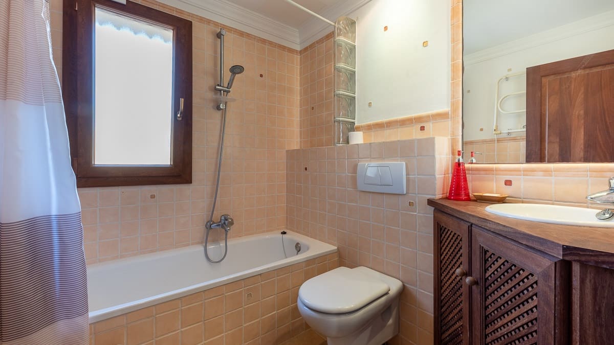 3 soverom Kommersiell til salgs i El Toro / Port Adriano med svømmebasseng garasje - € 1 650 000 (Ref: 7837173)