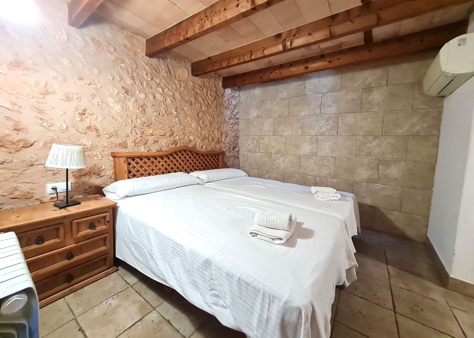 Finca/Maison de Campagne de 4 chambres à louer à Llucmajor avec piscine garage - 3 200 € (Ref: 7846394)