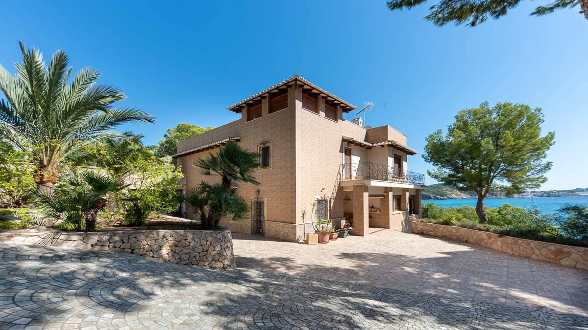 6 bedroom Villa for sale in Cala Fornells with pool garage - € 10,700,000 (Ref: 7846397)
