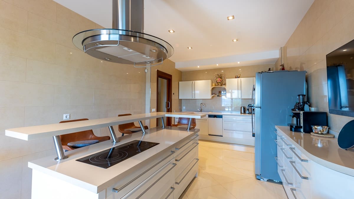 6 bedroom Villa for sale in Cala Fornells with pool garage - € 10,700,000 (Ref: 7846397)