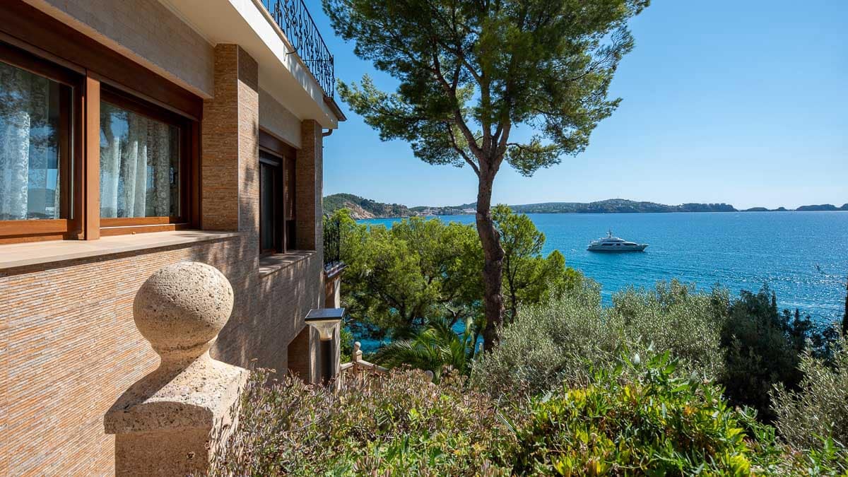 6 bedroom Villa for sale in Cala Fornells with pool garage - € 10,700,000 (Ref: 7846397)