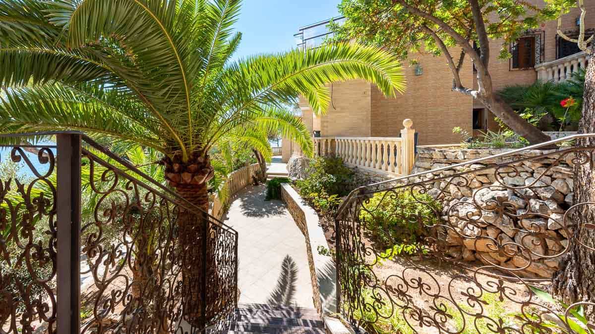 6 bedroom Villa for sale in Cala Fornells with pool garage - € 10,700,000 (Ref: 7846397)