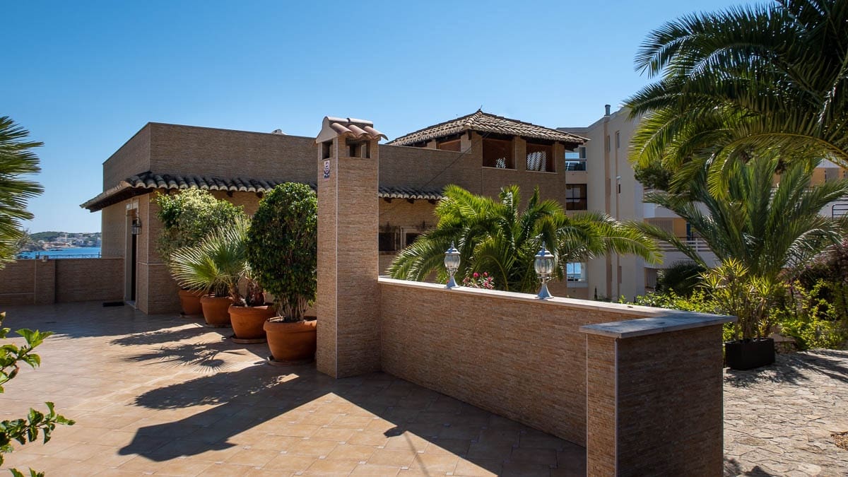 6 bedroom Villa for sale in Cala Fornells with pool garage - € 10,700,000 (Ref: 7846397)