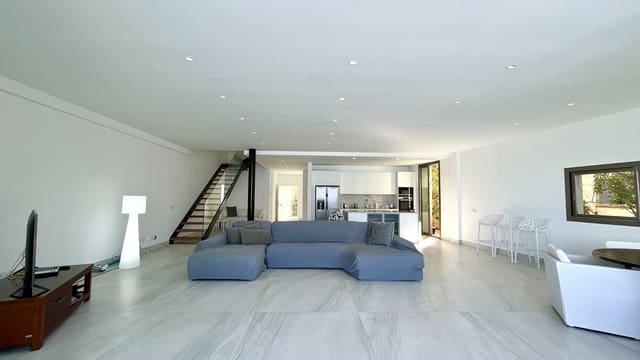 4 quarto Apartamento para arrendar em Colonia de Sant Jordi, Ses Salines com piscina garagem - 12 000 € (Ref: 7846398)