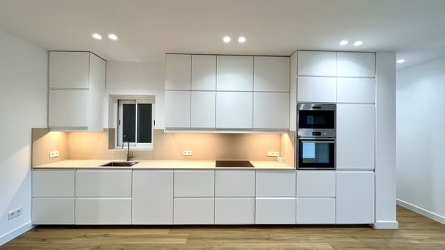 3 soverom Leilighet til leie i El Mercat, Palma de Mallorca - € 2 300 (Ref: 7877398)