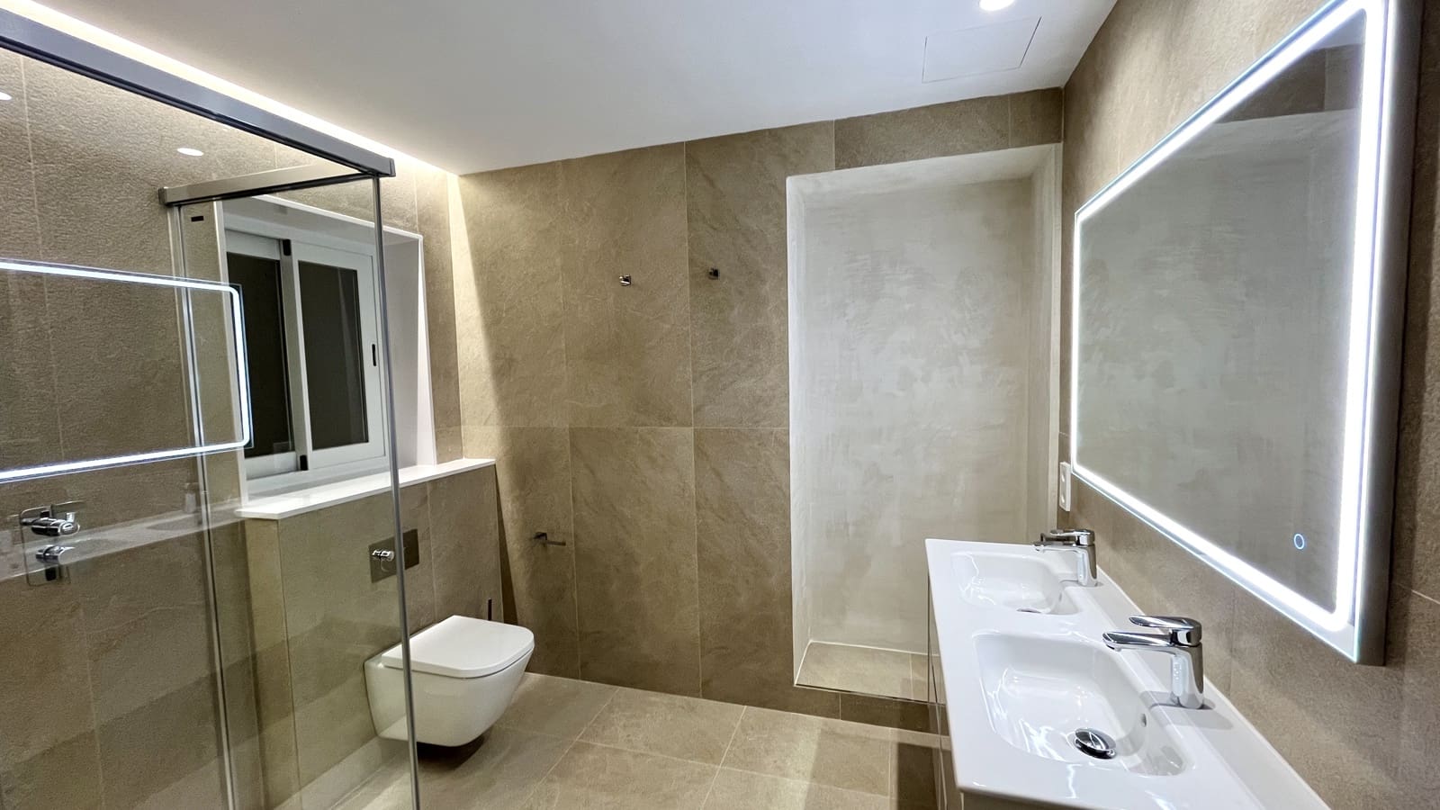 3 soverom Leilighet til leie i Palma de Mallorca - € 2 300 (Ref: 7877398)