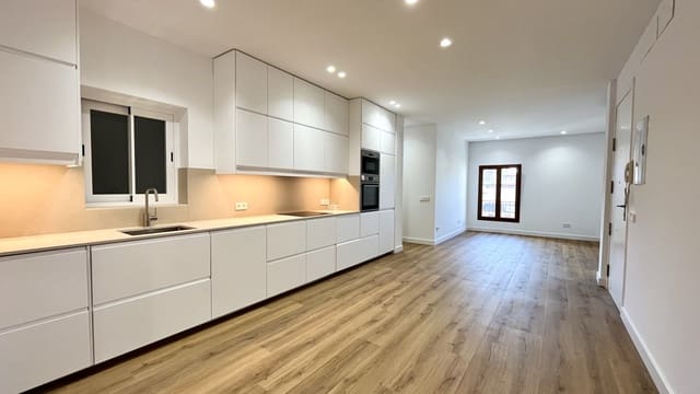 3 soverom Leilighet til leie i El Mercat, Palma de Mallorca - € 2 300 (Ref: 7877398)