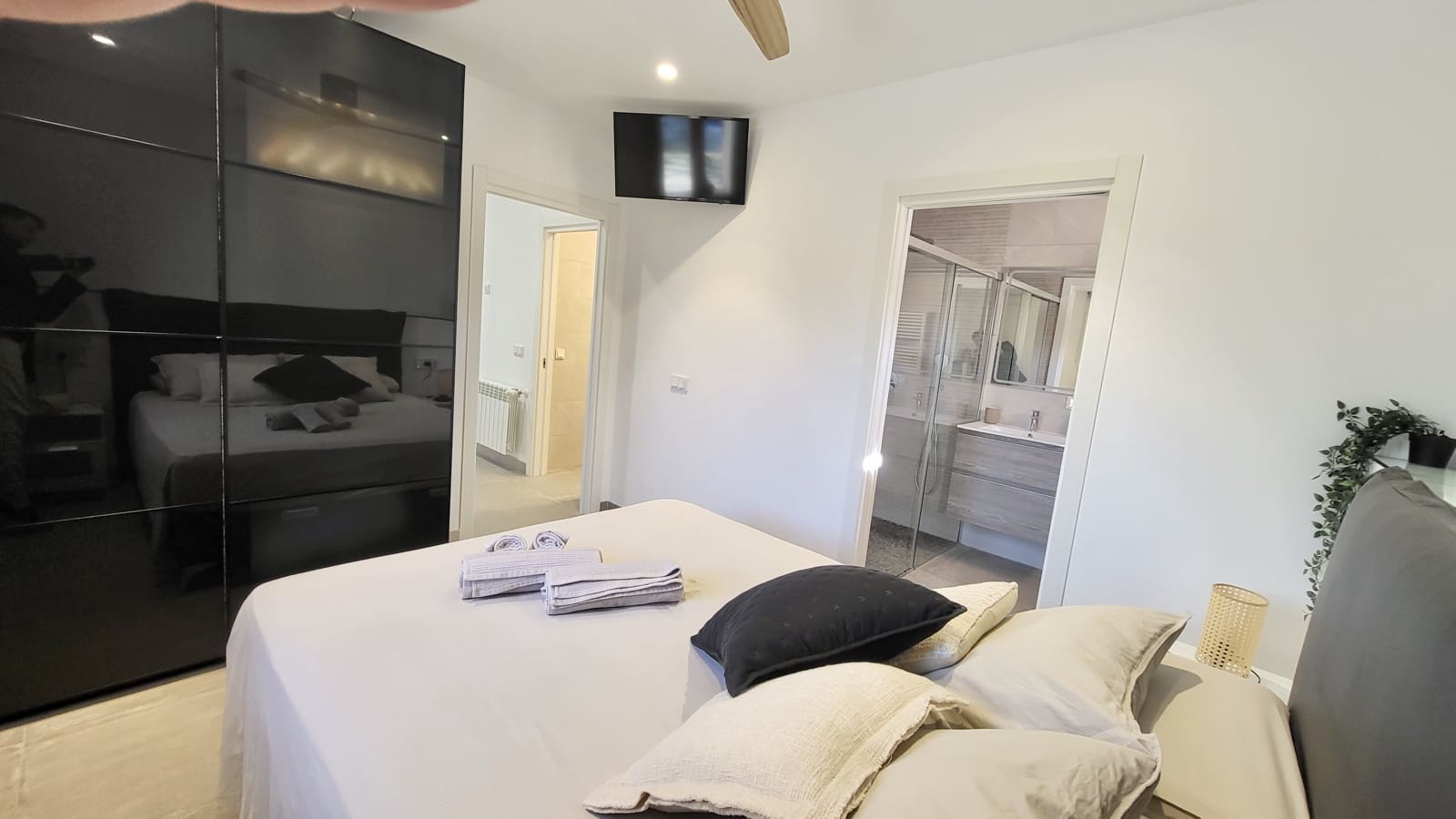 1 makuuhuone Maalaistalo vuokrattavana paikassa Calvia mukana 
autotalli - 2 000 € (Ref: 7898975)