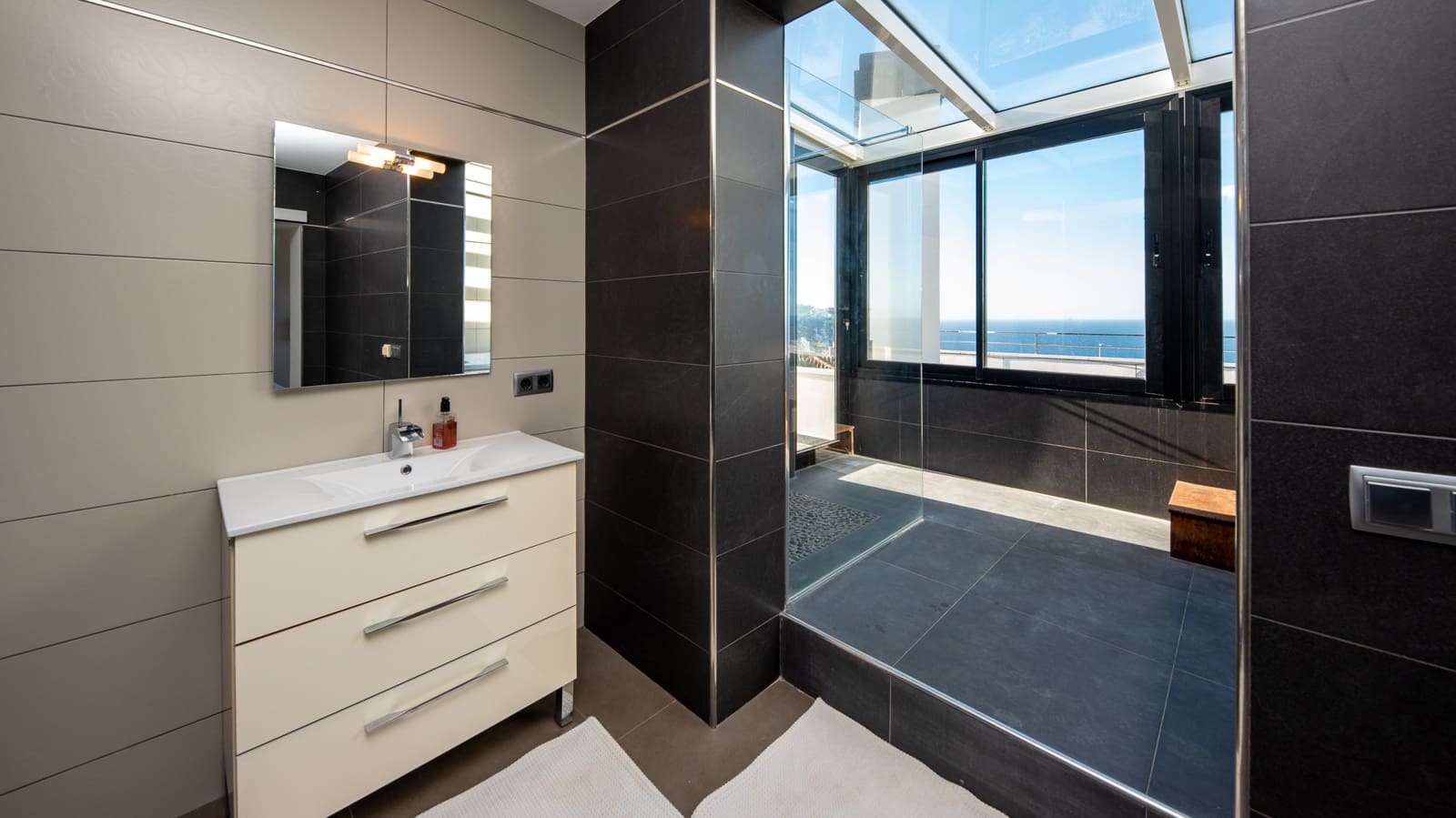 5 soveværelse Villa til salg i Badia Blava med swimmingpool garage - € 3.250.000 (Ref: 7945064)