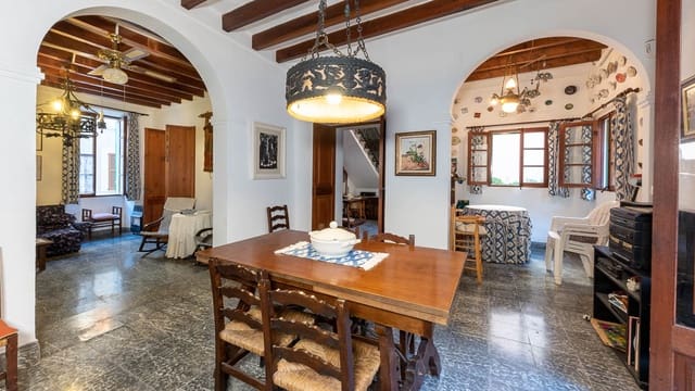 7 Zimmer Villa zu verkaufen in Alcúdia mit Garage - 1.276.200 € (Ref: 7975968)