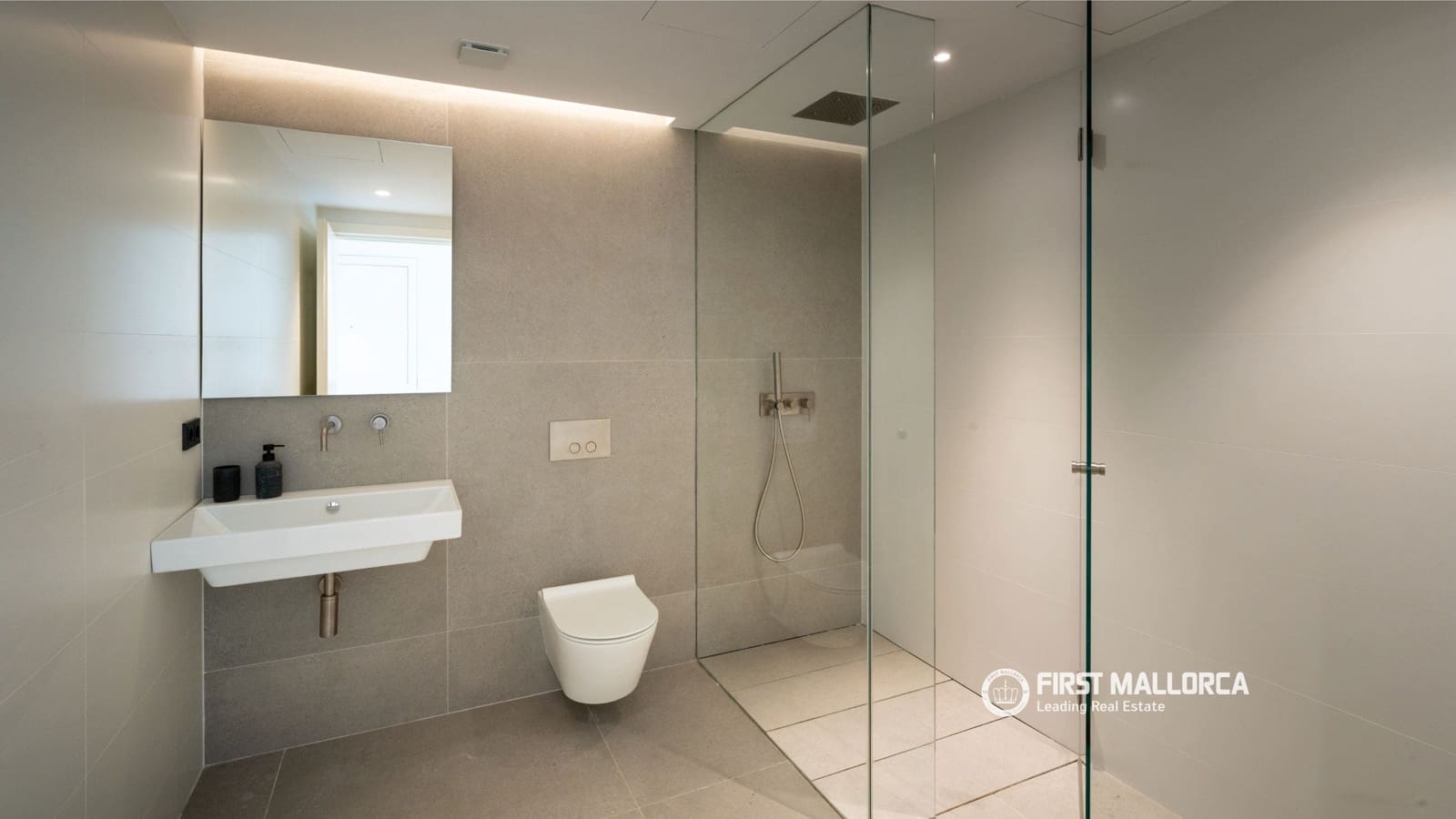 2 slaapkamer Appartement te koop in Palma de Mallorca met zwembad garage - € 970.000 (Ref: 7993621)