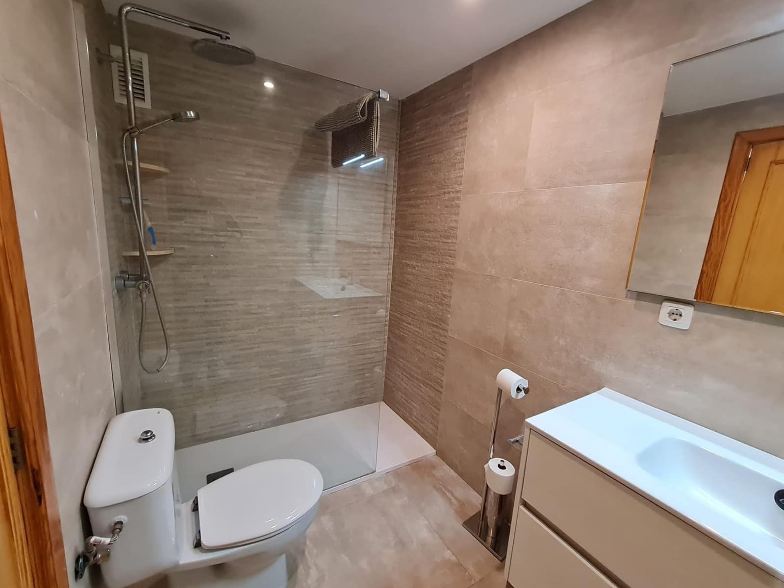 3 sovrum Lägenhet att hyra i Colonia de Sant Jordi med garage - 1 500 € (Ref: 7993629)