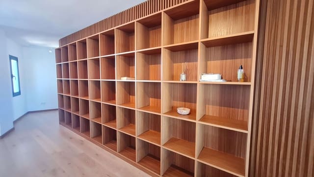 3 bedroom Penthouse for rent in Plaça dels Patins, Palma de Mallorca with garage - € 3,800 (Ref: 8022614)