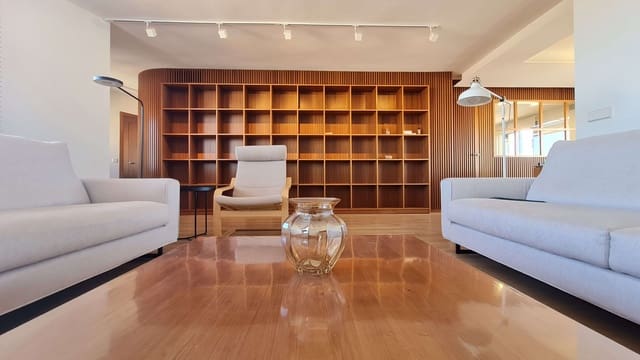 3 bedroom Penthouse for rent in Plaça dels Patins, Palma de Mallorca with garage - € 3,800 (Ref: 8022614)