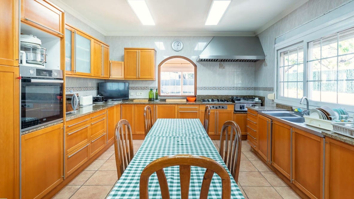 6 sypialnia Willa na sprzedaż w Santa Ponsa z basenem garażem - 2 600 000 € (Ref: 8038911)