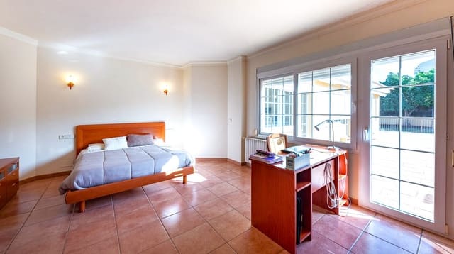 6 slaapkamer Villa te koop in Santa Ponsa, Calvià met zwembad garage - € 2.600.000 (Ref: 8038911)