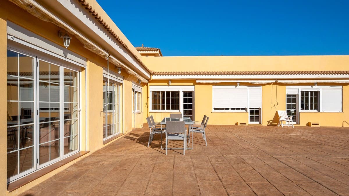 6 sypialnia Willa na sprzedaż w Santa Ponsa z basenem garażem - 2 600 000 € (Ref: 8038911)