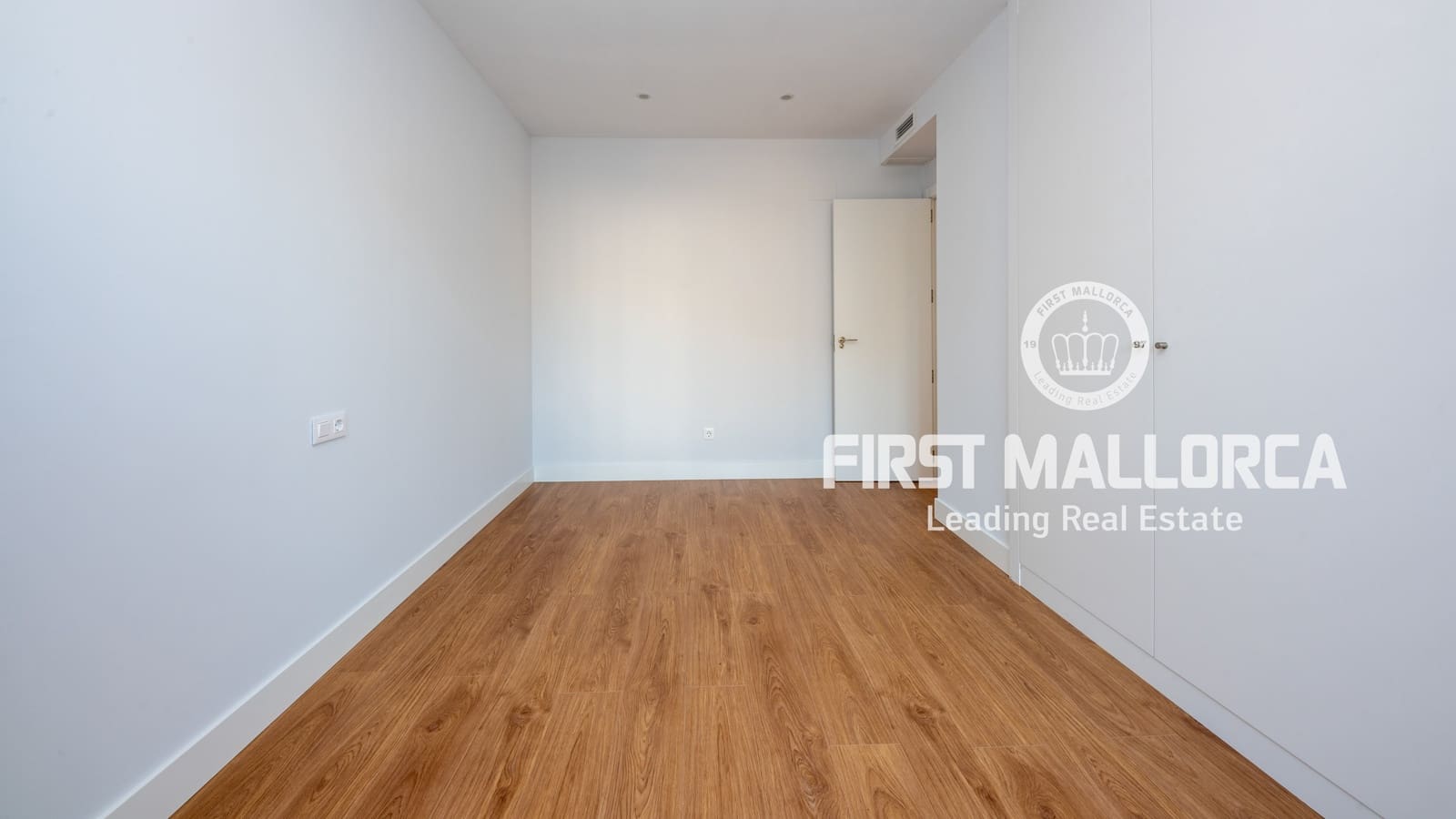 4 soveværelse Semi-Rækkehus til salg i Puig de Ros med swimmingpool garage - € 1.185.000 (Ref: 8038917)