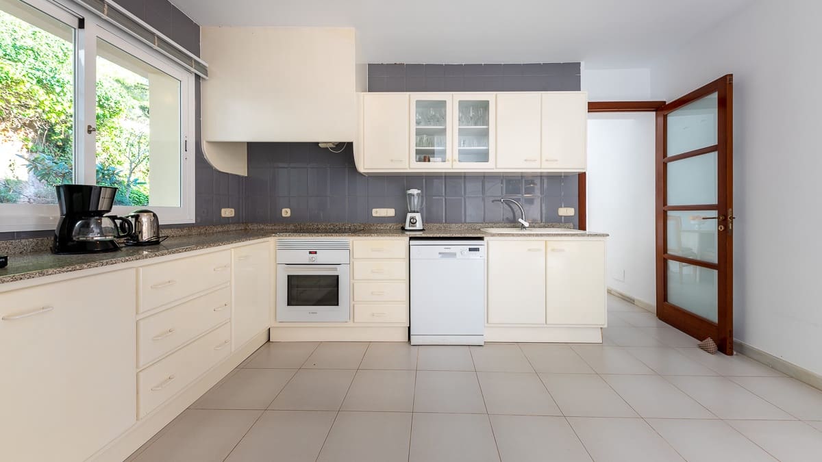 4 soverom Villa til salgs i Costa de los Pinos med svømmebasseng - € 2 950 000 (Ref: 8064324)