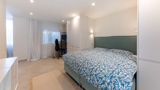 4 sypialnia Apartament na sprzedaż w Portals Nous, Calvià z garażem - 1 485 000 € (Ref: 8064328)