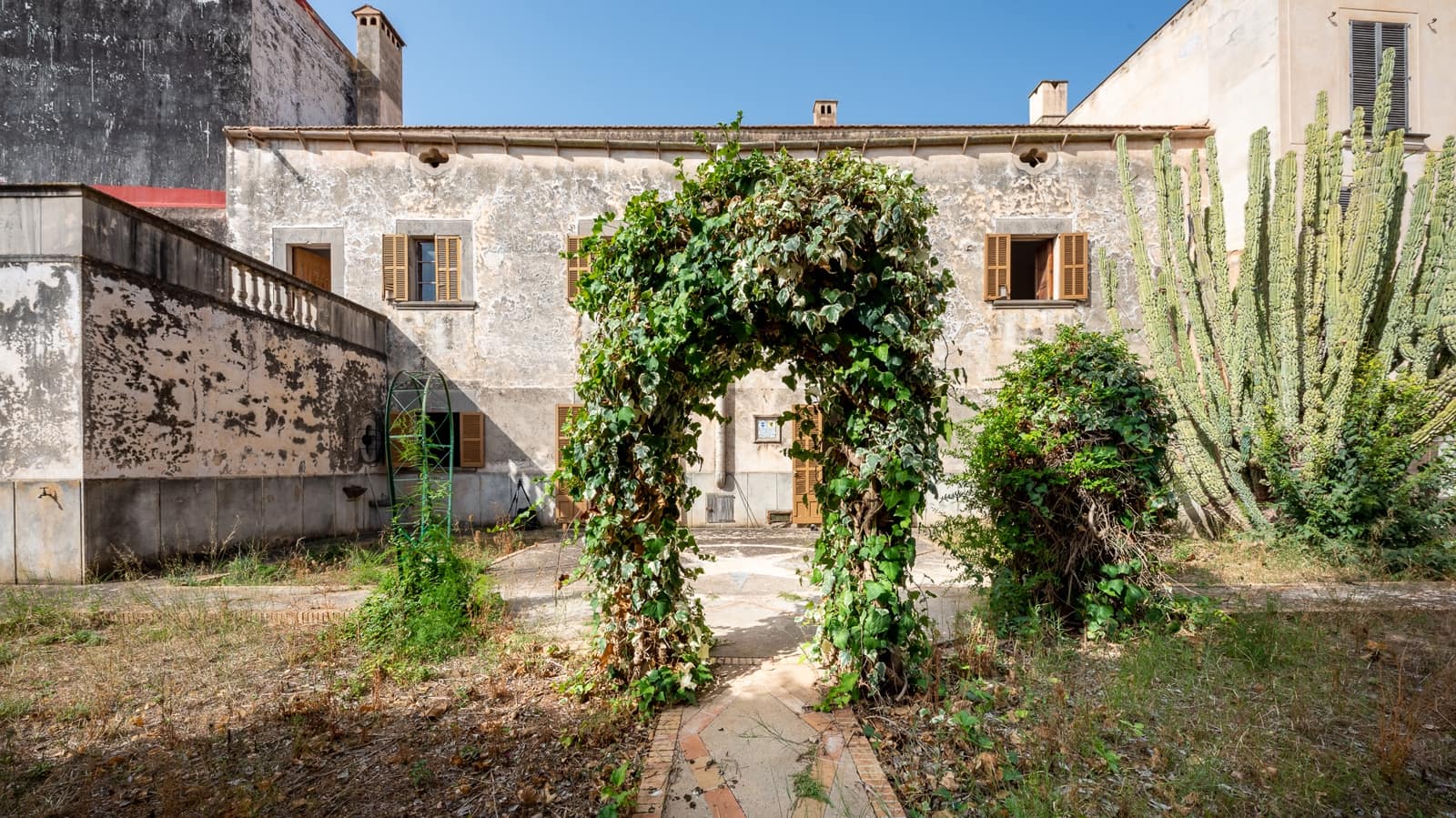 Huis te koop in Campos met garage - € 2.700.000 (Ref: 8092471)