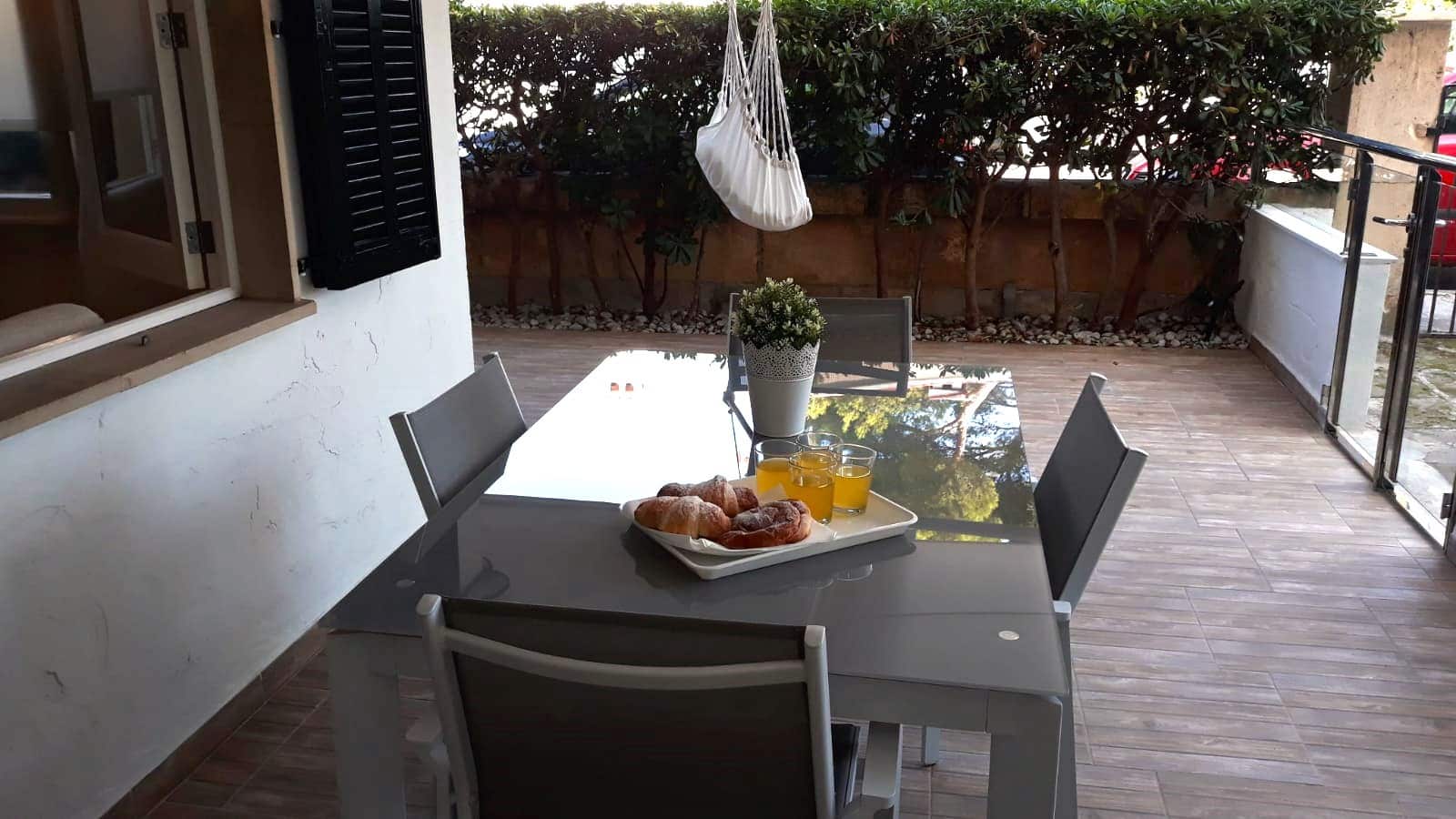 2 slaapkamer Appartement te huur in Puerto de Alcudia - € 2.000 (Ref: 8099993)