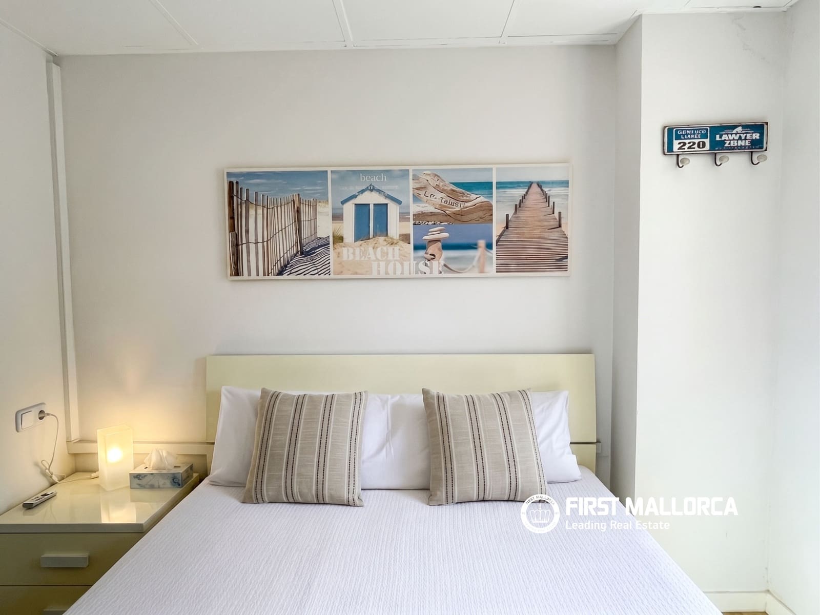 2 bedroom Apartment for rent in Puerto de Alcudia with garage - € 2,800 (Ref: 8099993)