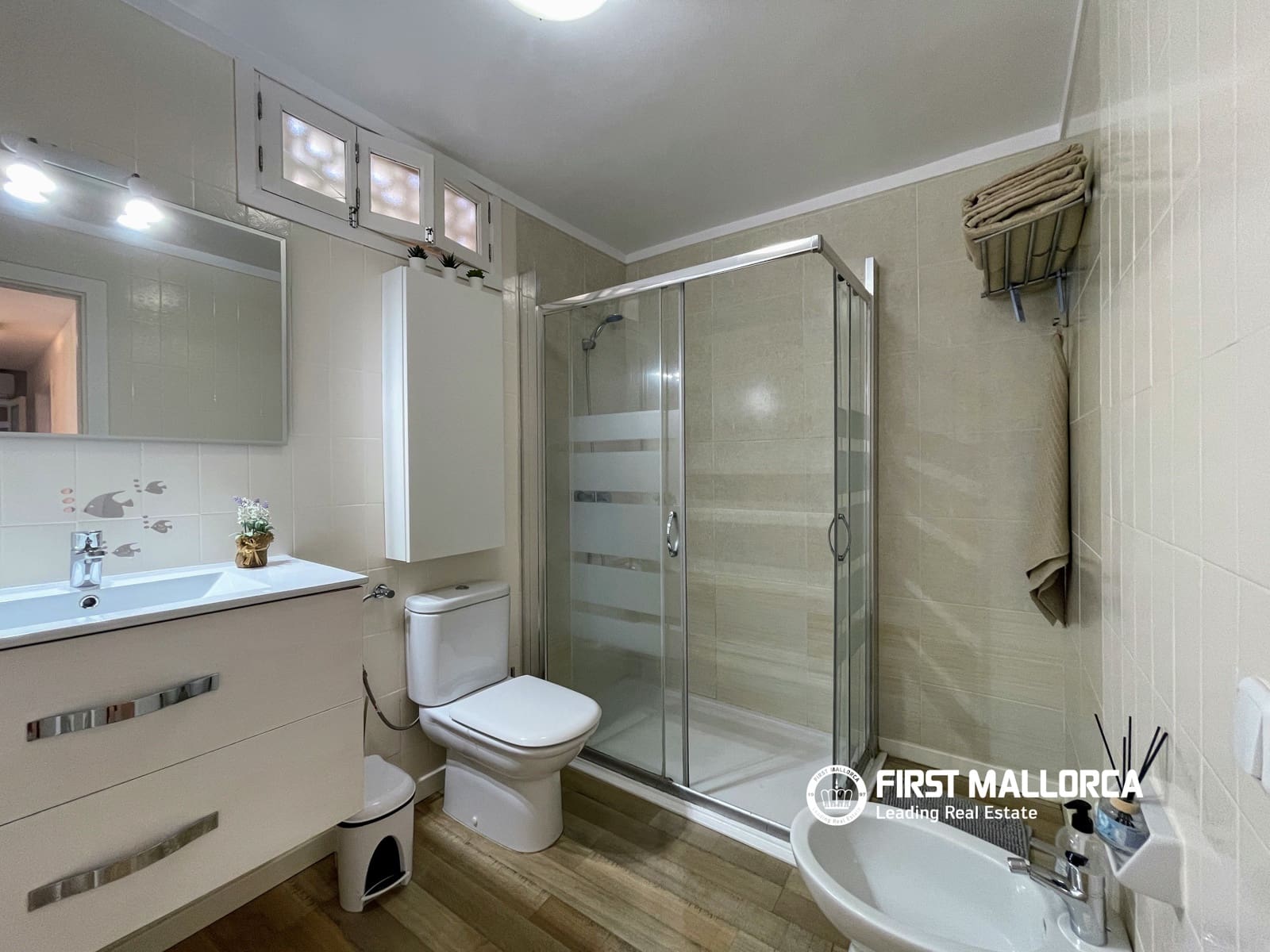 2 bedroom Apartment for rent in Puerto de Alcudia with garage - € 2,800 (Ref: 8099993)