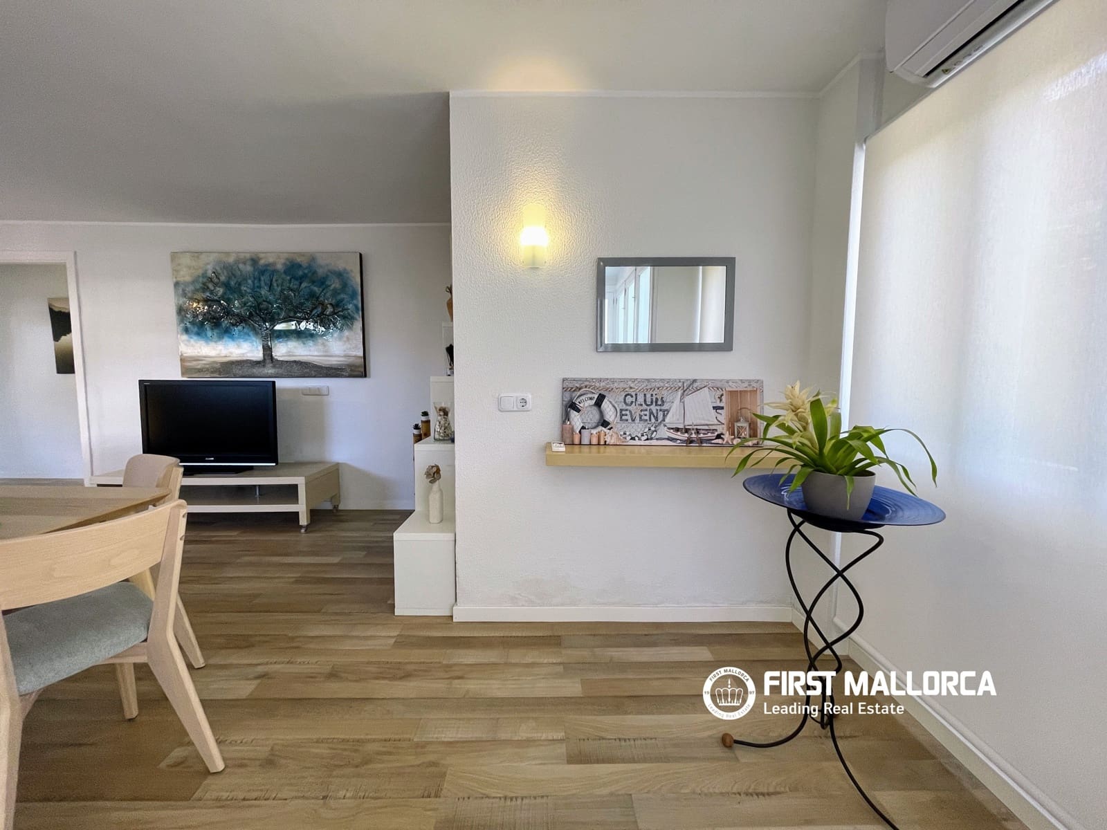 2 bedroom Apartment for rent in Puerto de Alcudia with garage - € 2,800 (Ref: 8099993)