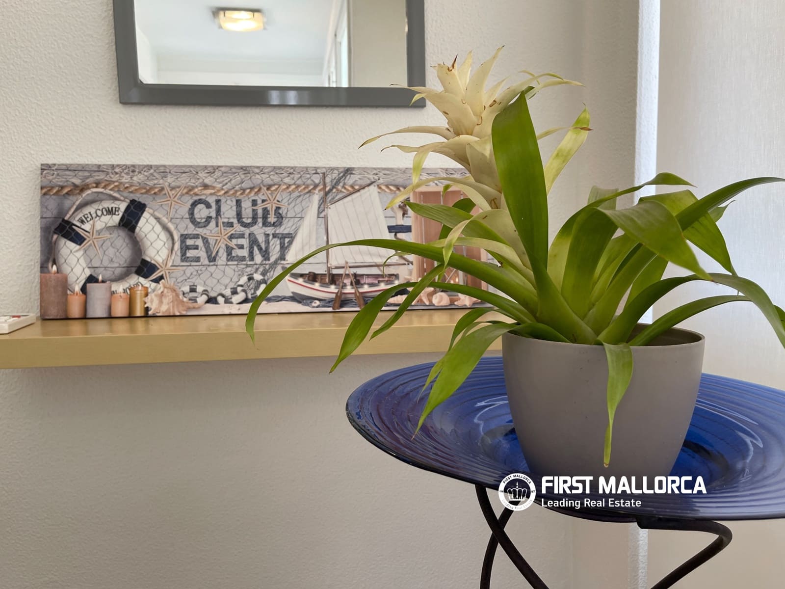 2 bedroom Apartment for rent in Puerto de Alcudia with garage - € 2,800 (Ref: 8099993)