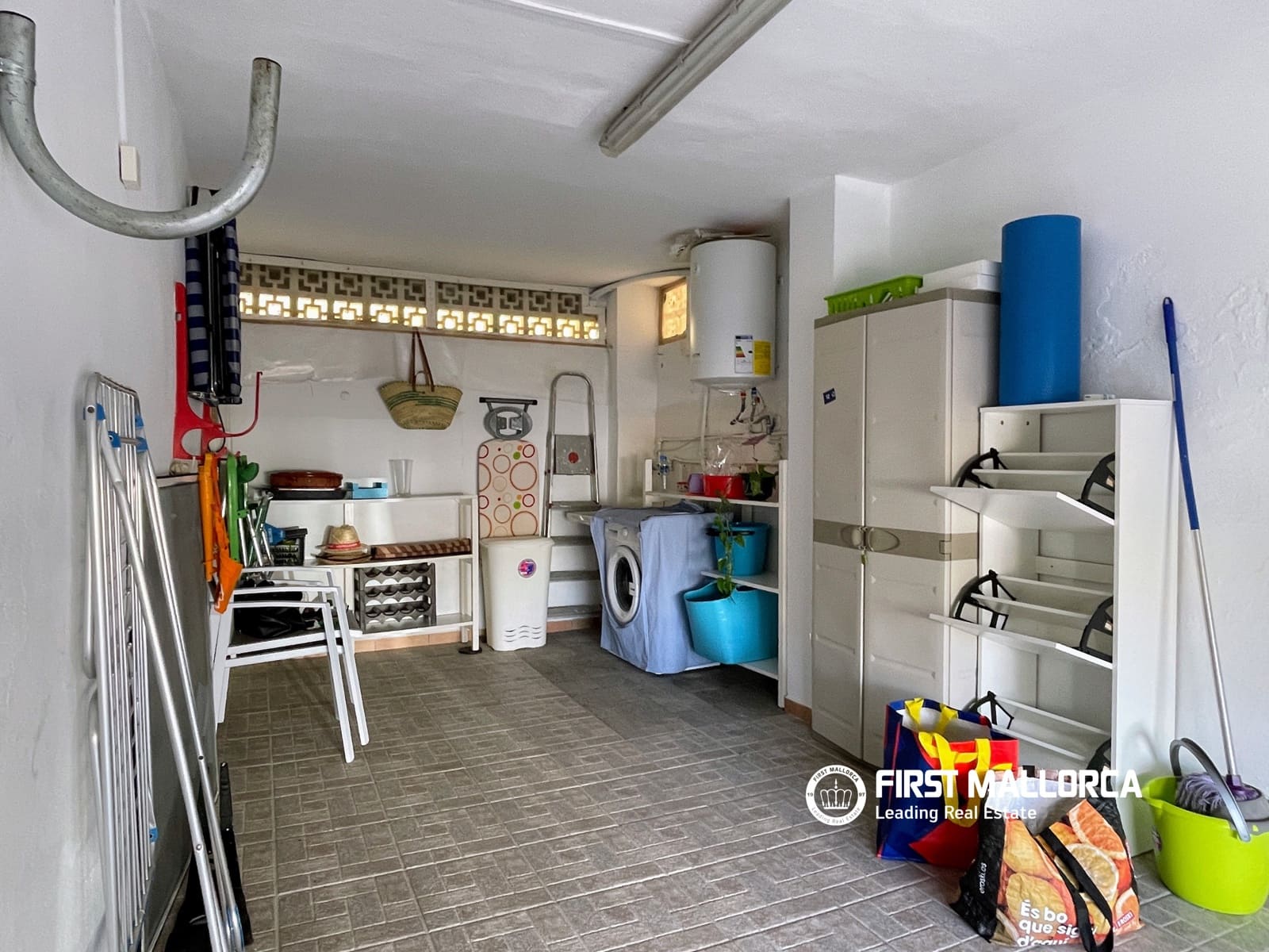 2 bedroom Apartment for rent in Puerto de Alcudia with garage - € 2,800 (Ref: 8099993)