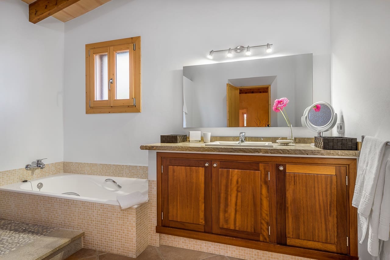 4 soveværelse Finca/Landehus til salg i Sineu med swimmingpool garage - € 1.290.000 (Ref: 8118232)