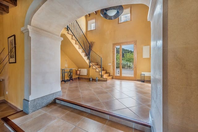 4 soveværelse Finca/Landehus til salg i Sineu med swimmingpool garage - € 1.290.000 (Ref: 8118232)