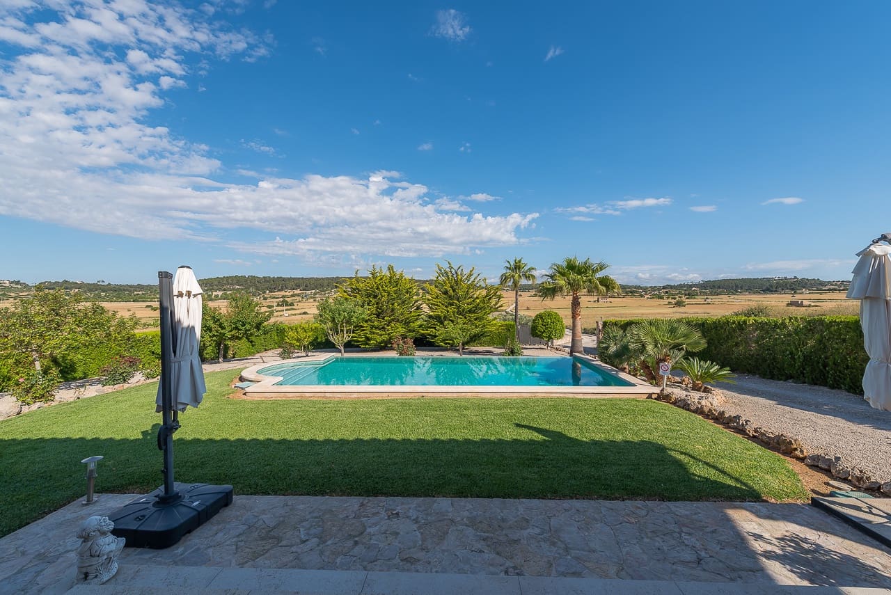 4 soveværelse Finca/Landehus til salg i Sineu med swimmingpool garage - € 1.290.000 (Ref: 8118232)